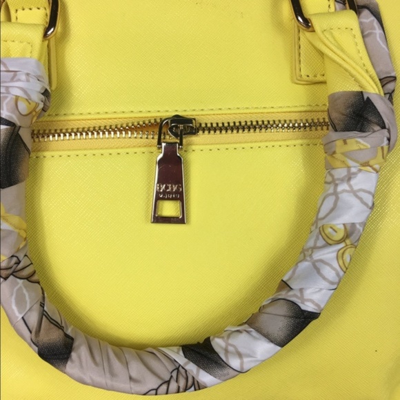 New  BCBG Paris Satchel handbag 100% Authentic - Picture 4 of 7